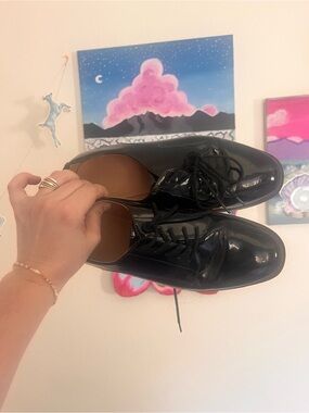 Classic Black Patent Lace-Up Oxford Shoes